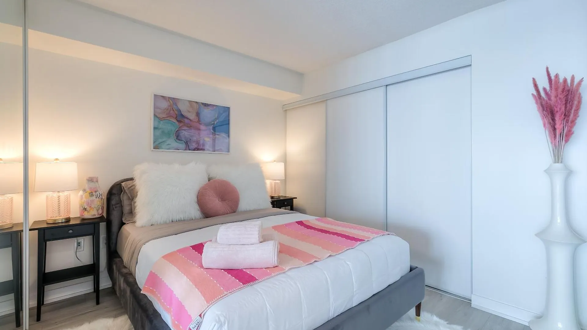 Сasa de vacaciones Modern Stylish Condo - 5 Min From Cn Tower Toronto